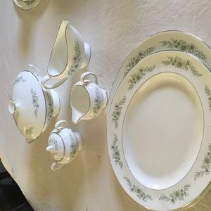 Wedgwood, Woodbury one China , serving pieces